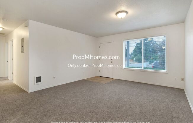 Spacious Three Bedroom Duplex in NE! Fenced Yard!