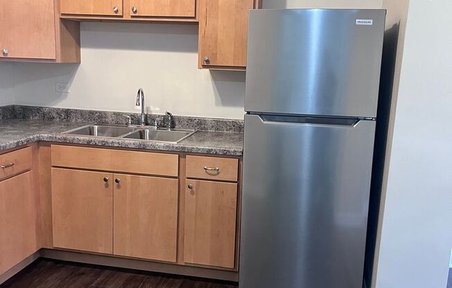 [5026-32] W Madison LLC