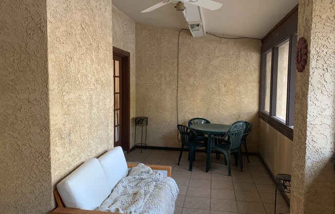 2 beds, 2 baths, $1,600