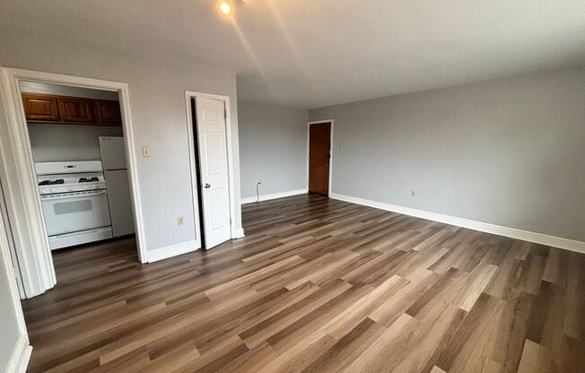 2 beds, 1 bath, 800 sqft, $1,790, Unit 6236 Fifth Ave. #301A