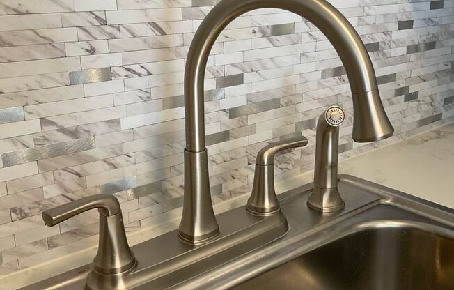 2 beds, 1.5 baths, 905 sqft, $890, Unit C04