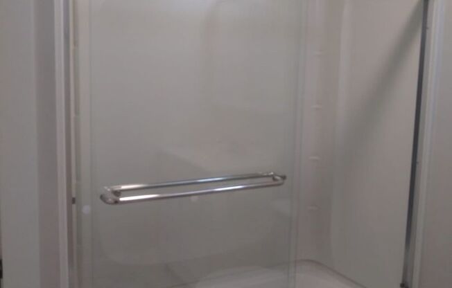 1 bed, 1 bath, 1,096 sqft, $2,050, Unit 108