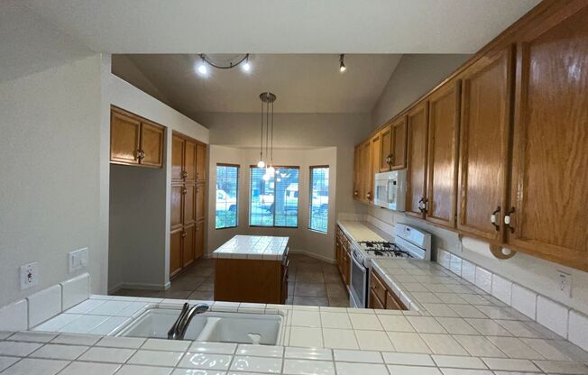 3 beds, 2 baths, $2,650