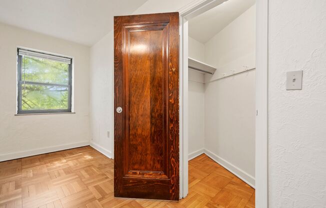 1 bed, 1 bath, 851 sqft, $1,000, Unit 306