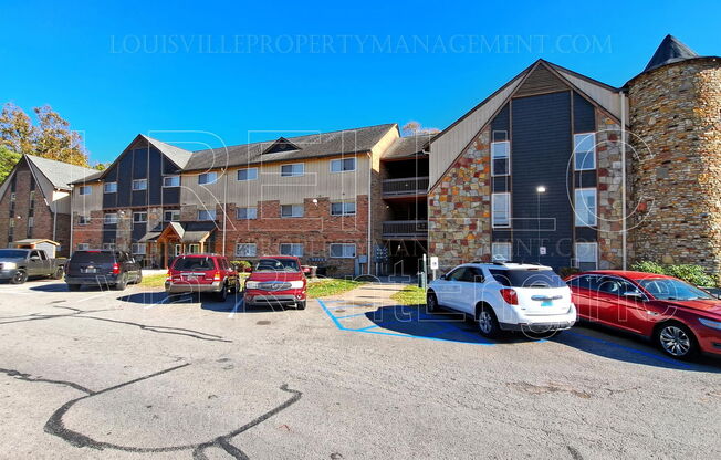 2101 Cardinal Woods Dr