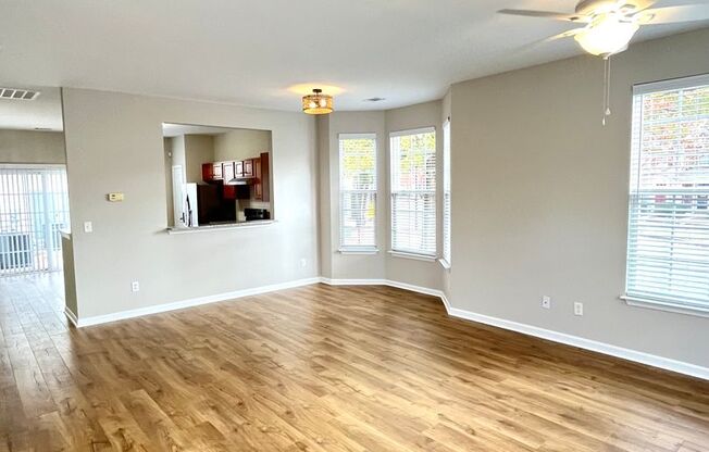 Newly Renovated 3 Bed, 2.5 bathroom Townhome