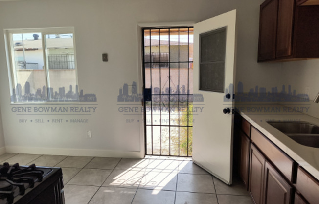 3 beds, 1 bath, 1,000 sqft, $3,650, Unit 457 A