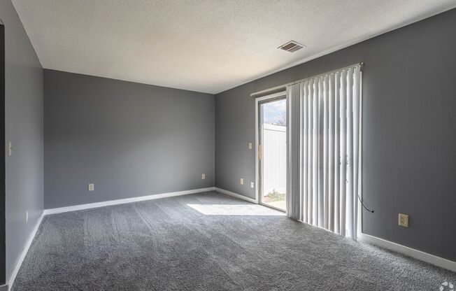 3 beds, 1.5 baths, 970 sqft, $1,299, Unit 385