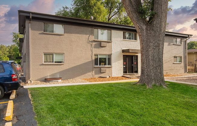 Oak Street Apartments North-4 Large