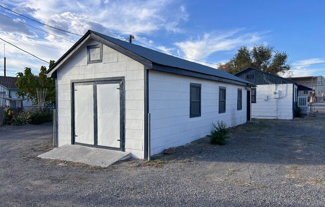 Cute 1 bedroom Fernley home with garage!