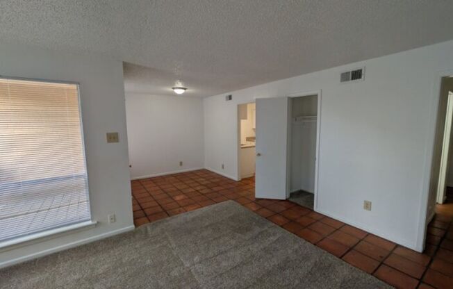 1 bed, 1 bath, 760 sqft, $800, Unit *255