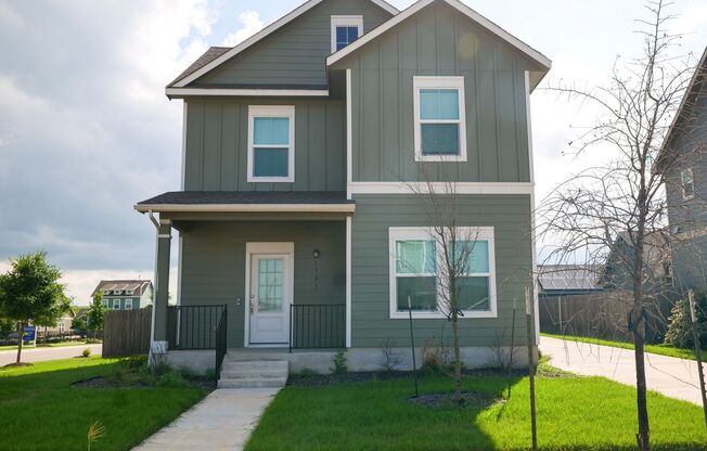 2021 4/2.5 house in Devine Lake
