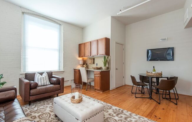 1 bed, 1 bath, 715 sqft, $1,795, Unit #601