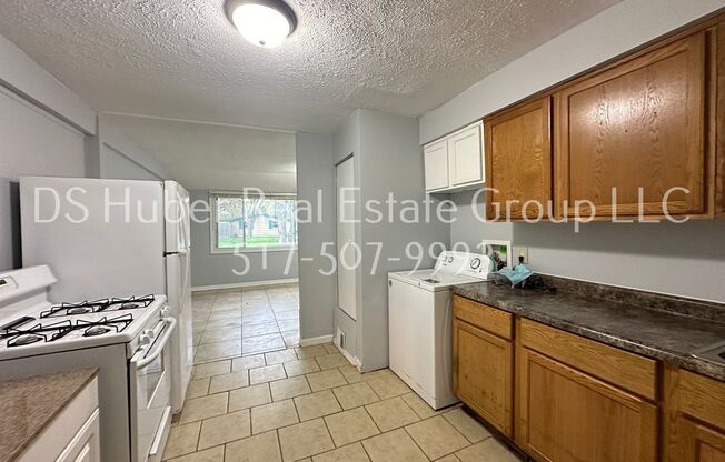2 bed 1 bath with Tile Flooring Throughout!!