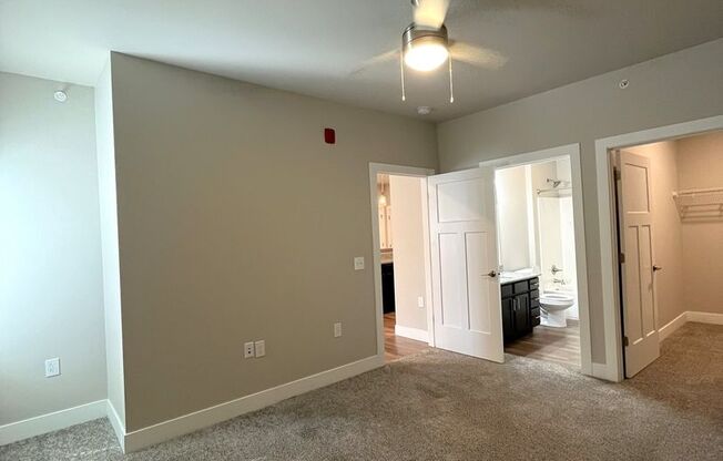 2 beds, 2 baths, 965 sqft, $1,450