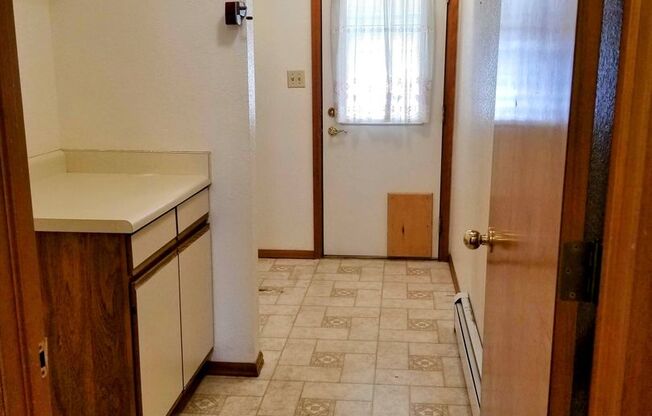 2 beds, 2 baths, $1,800