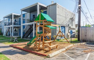 2 beds, 1 bath, $1,025, Unit 23