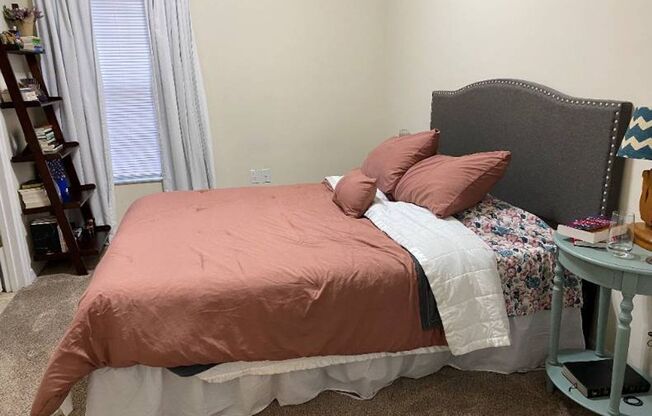 2 beds, 2 baths, 664 sqft, $1,295, Unit 33