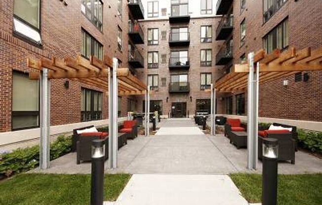 1 bed, 1 bath, $700, Unit 204-B