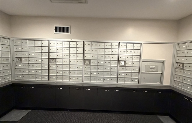 1 bed, 1 bath, 800 sqft, $3,600, Unit 402