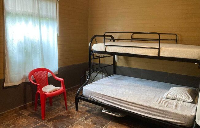 4 beds, 2 baths, $900