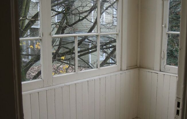Great deal on a plex in Goose Hollow!