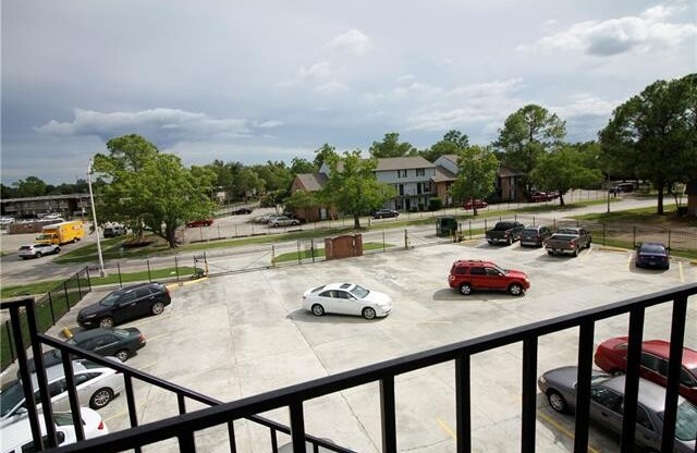 1222 BOB PETTIT Boulevard