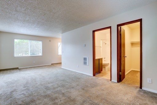 Studio, 1 bath, 485 sqft, $1,095, Unit 63