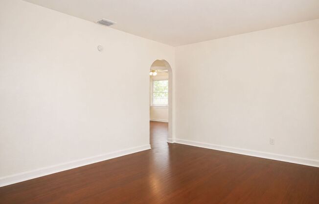 2 Bedroom, 1 Bathroom Home for Rent in St Pete!