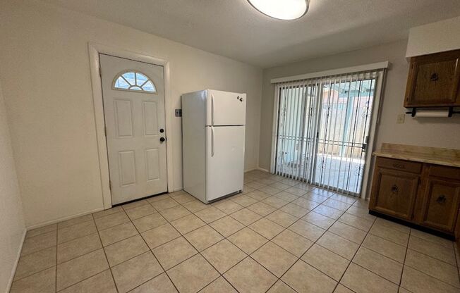 2 beds, 1 bath, $1,400