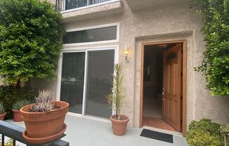 5401 Zelzah Ave #127