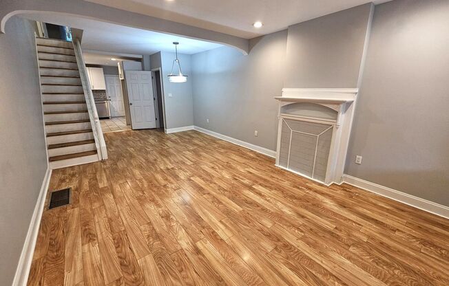 2 Bedroom recently renovated Belmont Neighborhood