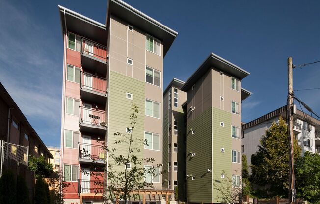 Cozy Apartments Near UW