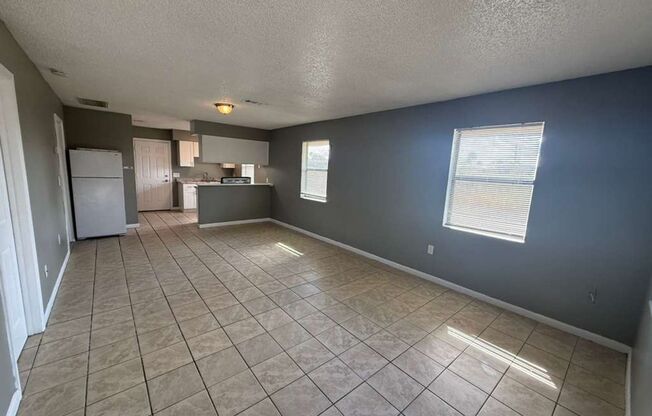 2570-2572 Chestnut Woods Dr