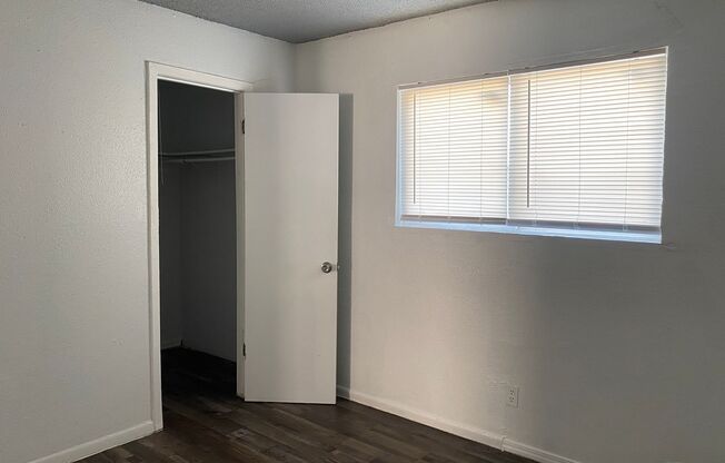 2 beds, 1 bath, 650 sqft, $825, Unit 209-01