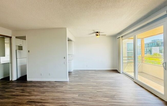 13801_FRONT STREET