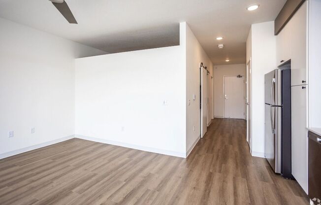 1 bed, 1 bath, 636 sqft, $1,350, Unit 6135-207