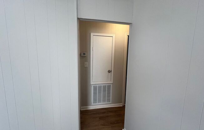 2 beds, 1 bath, $850, Unit #A