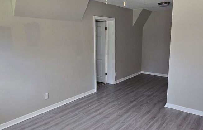 341 PARKWOOD DR