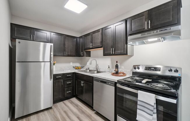 1 bed, 1 bath, 760 sqft, $1,180, Unit H114