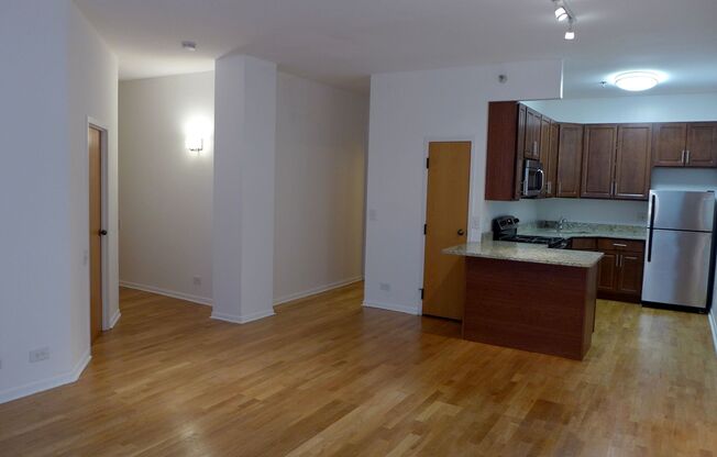 1 bed, 1 bath, 700 sqft, $1,895, Unit 14B