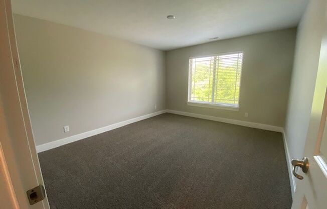 3 beds, 2 baths, 1,381 sqft, $2,371, Unit 2205-203