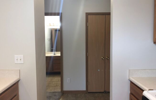 1 bed, 1 bath, 700 sqft, $750