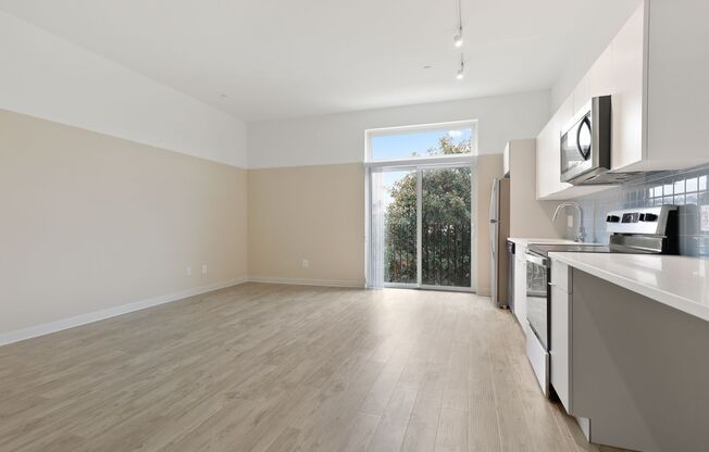 Studio, 1 bath, 537 sqft, $1,625, Unit 310