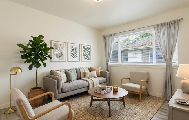 Back Nine Apartments - Located on the west slope of Queen Anne