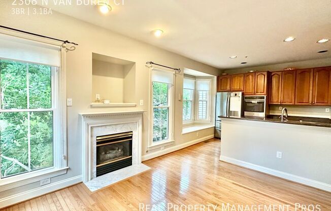 2308 N VAN BUREN CT