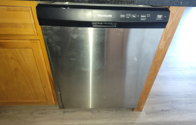 14746 Delano St Apt 1