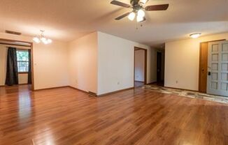 3 beds, 2.5 baths, $1,595