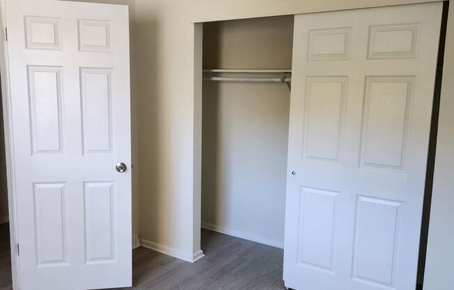 3 beds, 1.5 baths, 1,100 sqft, $1,500, Unit 3247