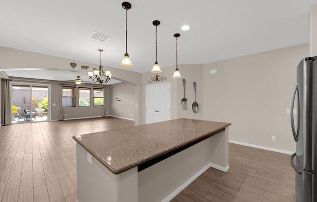 GORGEOUS SINGLE STORY HOME LOCATED IN TUSCANY COMMUNITY*TONS OF UPGRADES*3 LARGE BEDROOMS*OPEN FLOORPLAN*